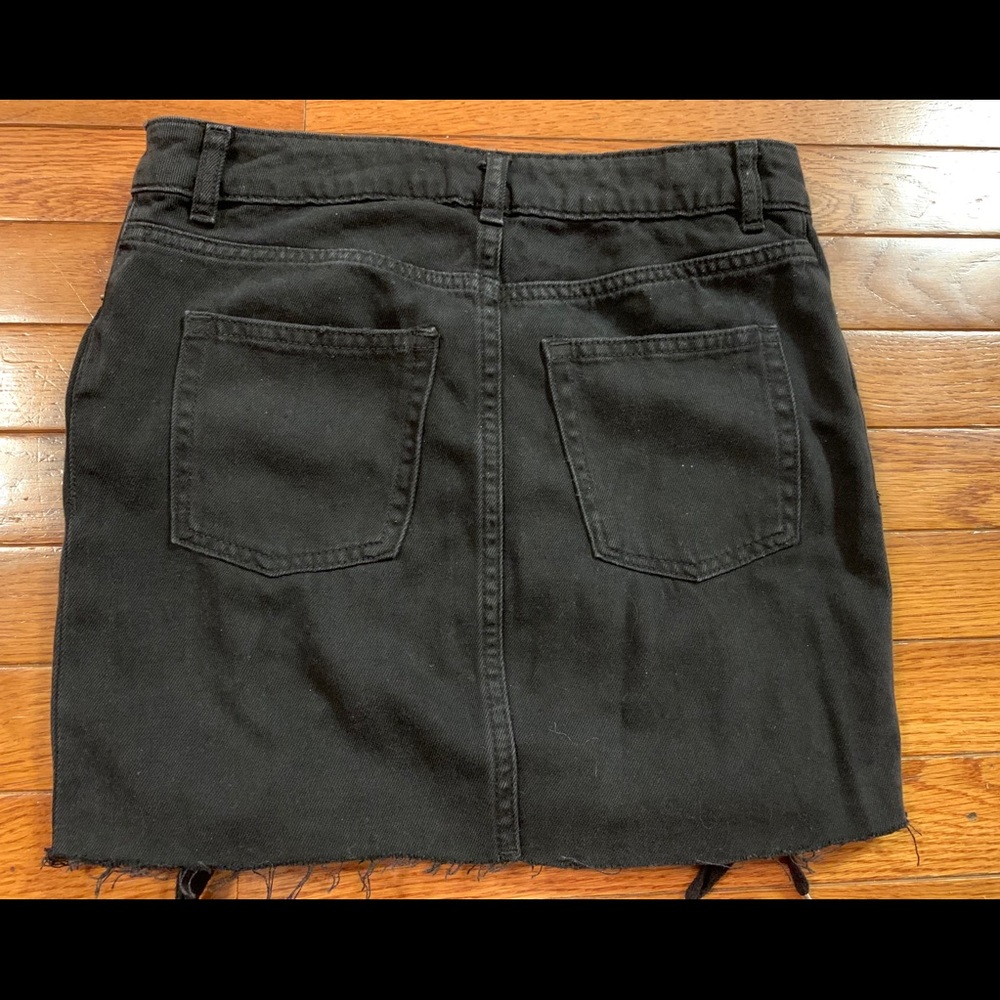 Stylish mini skirt - Picture 6 of 8